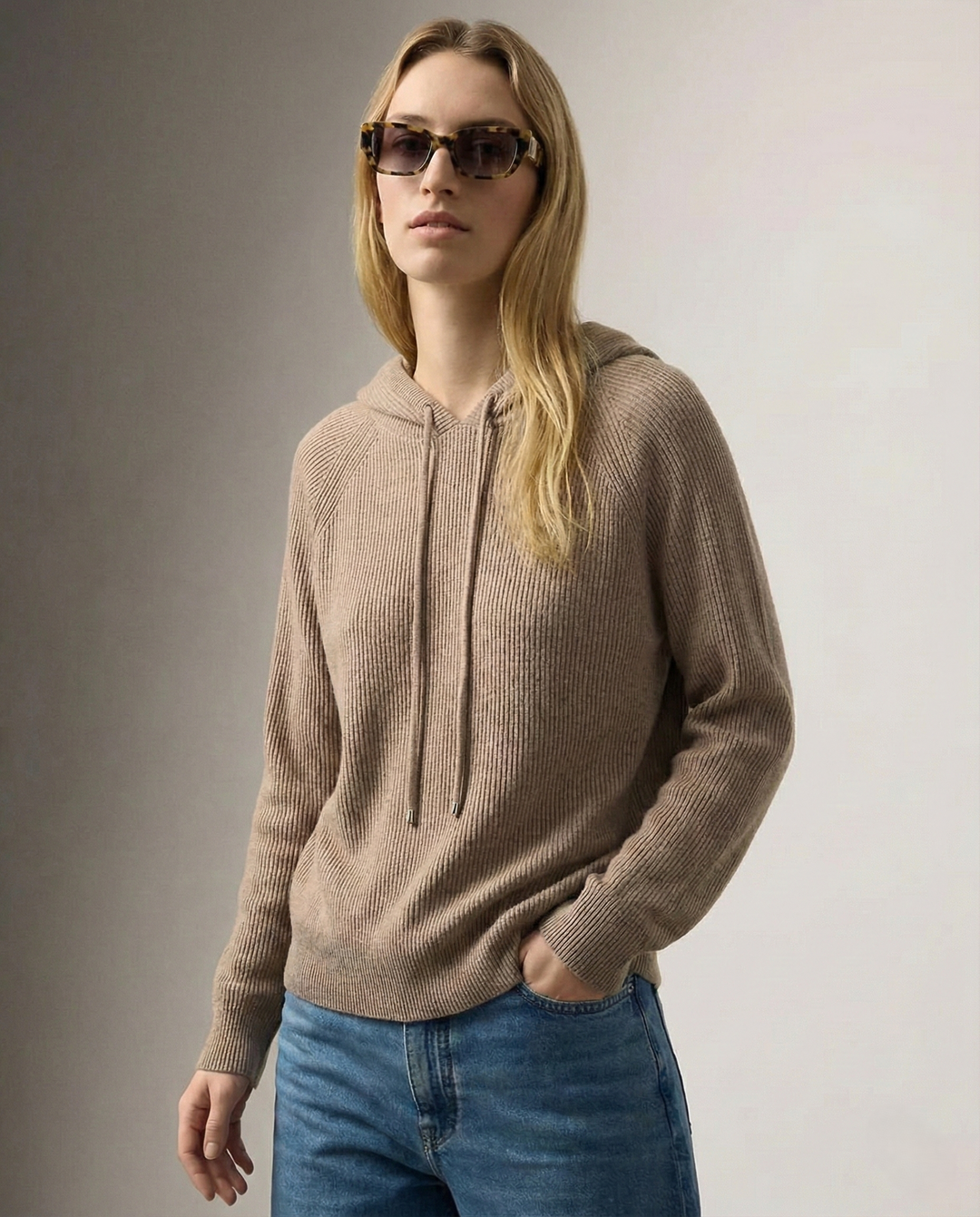 Daisy | Women's Downtown Classic Hoodie