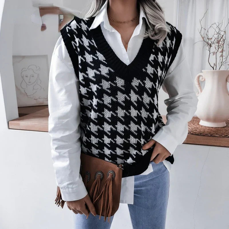 Zanele | Women's Knitted Vest | Houndstooth Pattern V-Neck