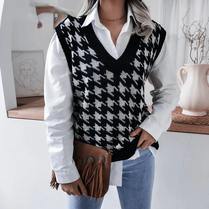 Zanele | Women's Knitted Vest | Houndstooth Pattern V-Neck