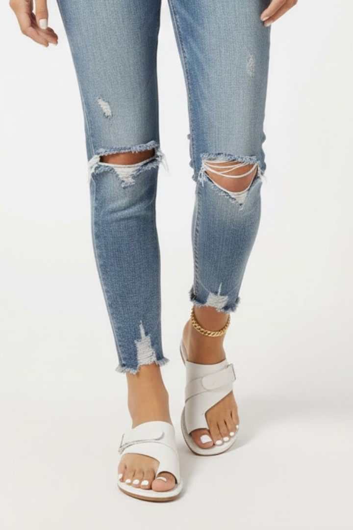 Luna | Women's Sandals | Buckle Textured Finish