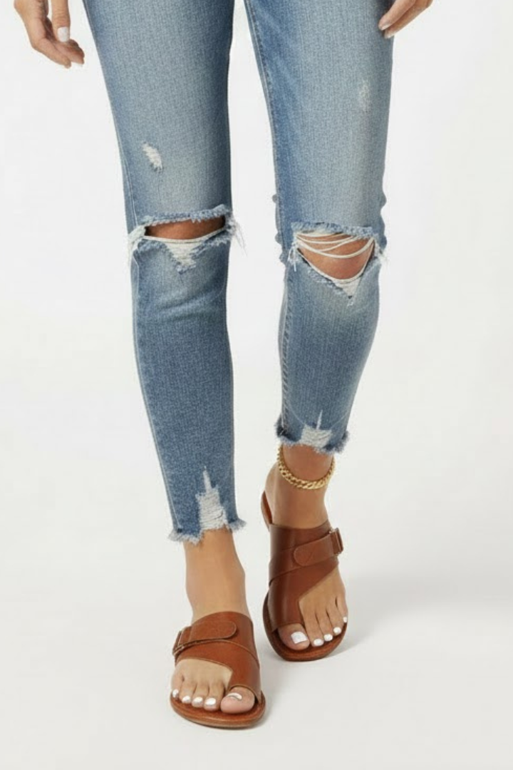 Luna | Women's Sandals | Buckle Textured Finish