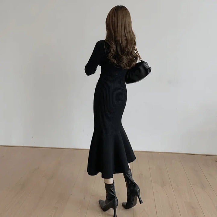 Trotula | Knit Midi Dress | Side Buttons Mermaid Hem